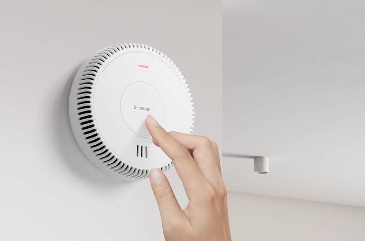 X-Sense AC Hardwired Combination Smoke and Carbon Monoxide Detector,  Hardwired Interconnected Smoke and CO Detector Alarm with Replaceable  Battery